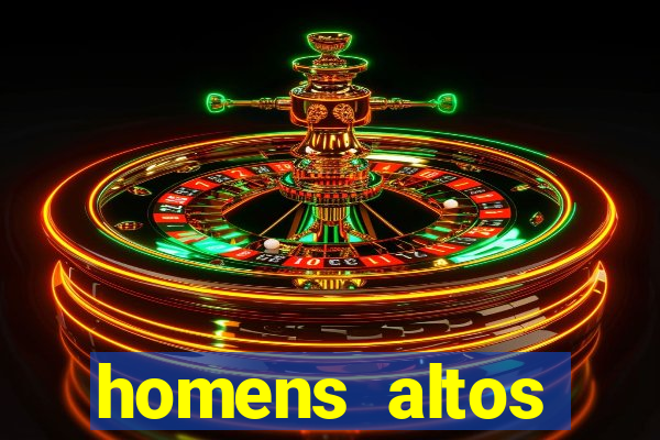 homens altos sarados pelados