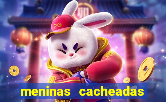 meninas cacheadas no espelho